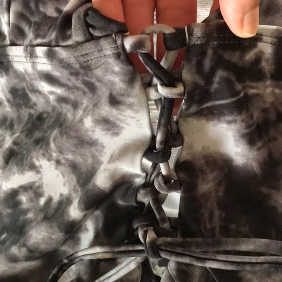 Black and gray tie-dye one piece - Picture 3 of 6